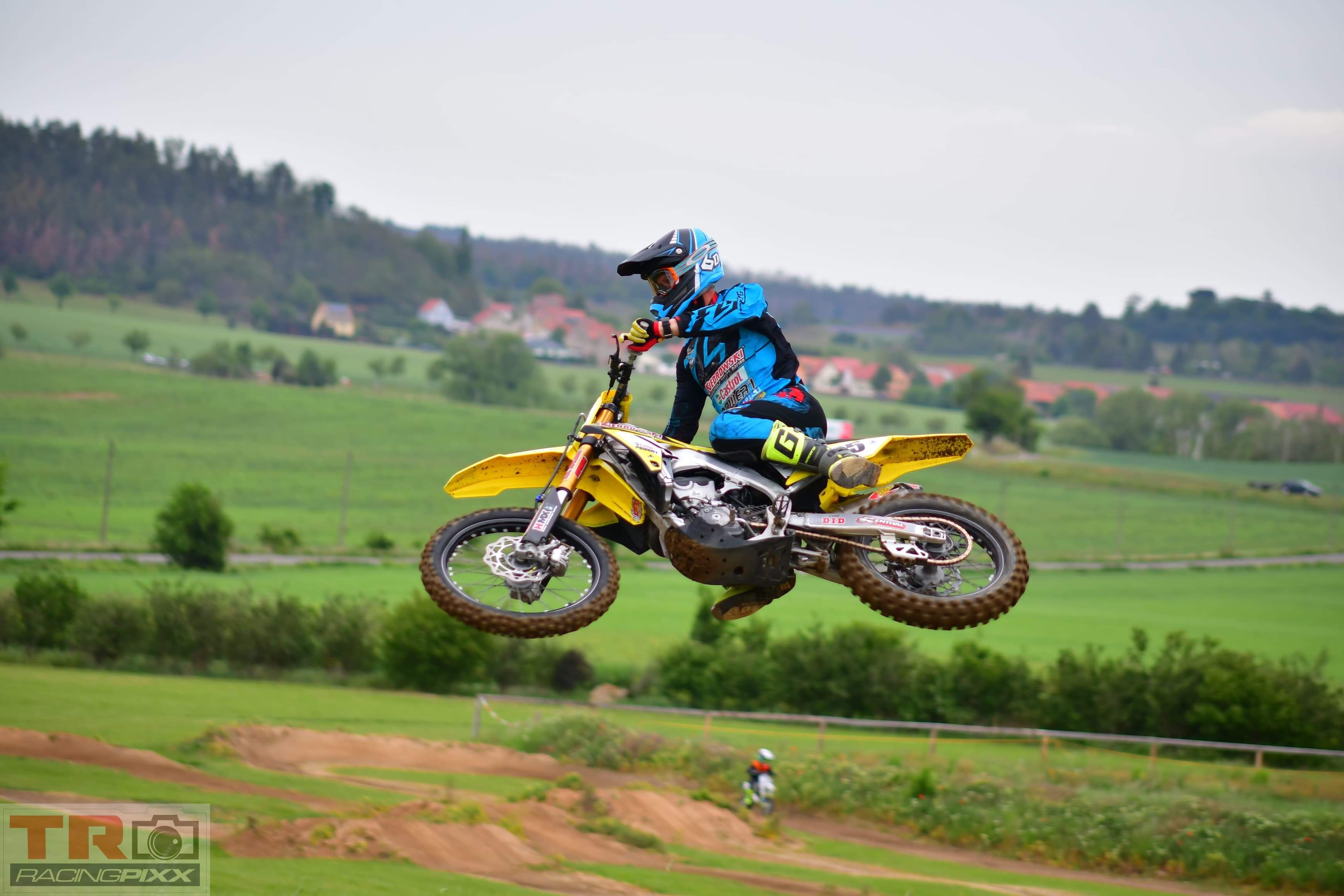 Suzuki Sprung Landschaft